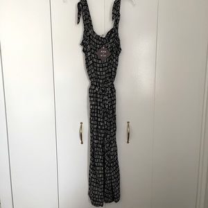 Ava & Viv black & white pattern wide leg jumpsuit w tie straps & belt tie 3x